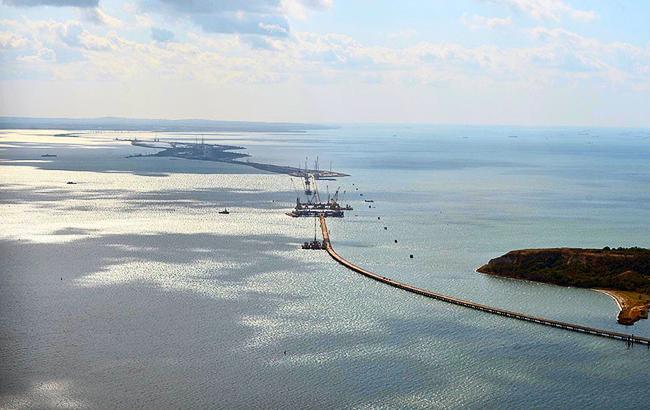 МинАТО: Российские власти в Крыму добывают токсический песок для строительства Керченского моста