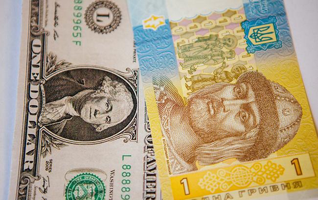 Курс доллара на межбанке упал до 28,05 грн/доллар