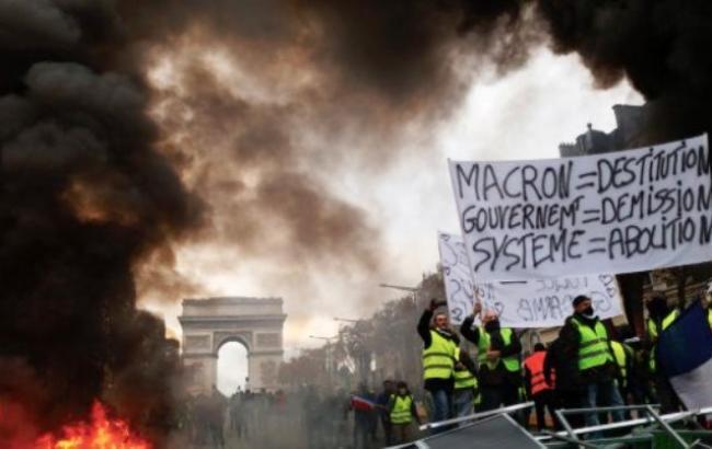 В Париже полиция задержала более 40 участников протестов 