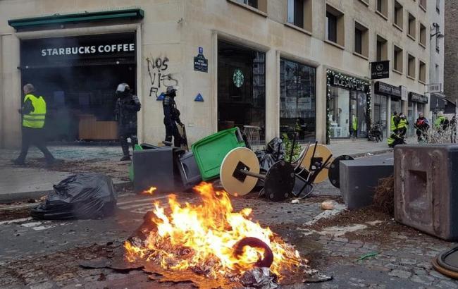 Во Франции прогнозируют миллиардные убытки от протестов 