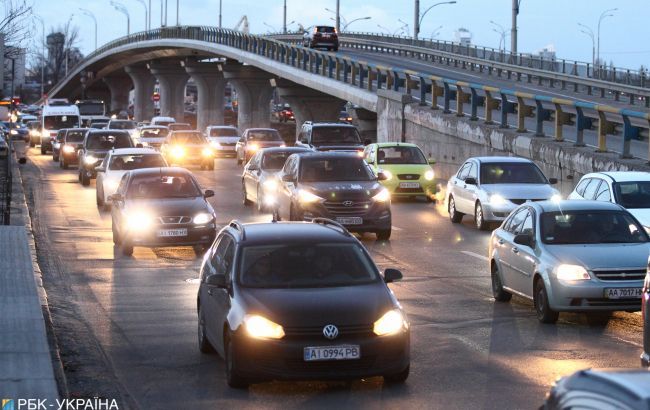 В Киеве образовались многочисленные пробки