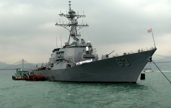 Два эсминца ВМС США прошли через Тайваньский пролив