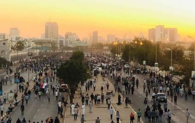 В Судане военные и оппозиция возобновили переговоры после стычек на протестах