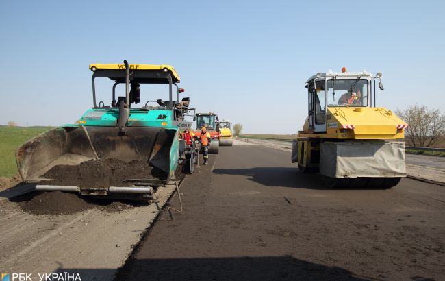 В Украине повысили требования к качеству асфальта на автомагистралях