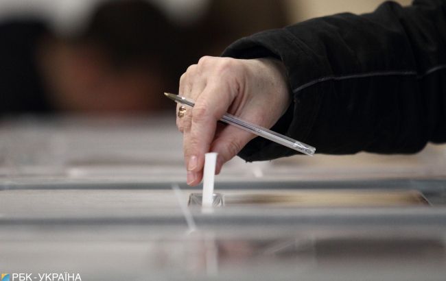 Более 5 тысяч украинцев изменили место голосования до парламентских выборов