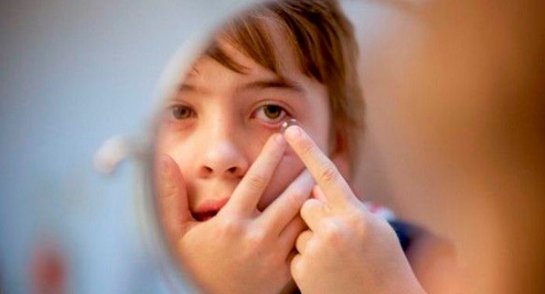 Дети и контактные линзы: насколько это безопасно?