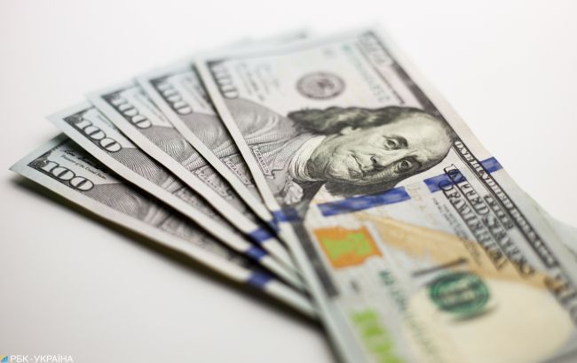 НБУ сократил покупку валюты на межбанке на треть