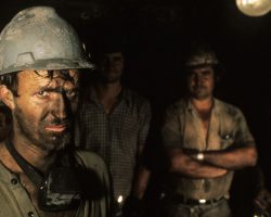 Минэнерго расследует причины обвала на шахте в Луганской области
