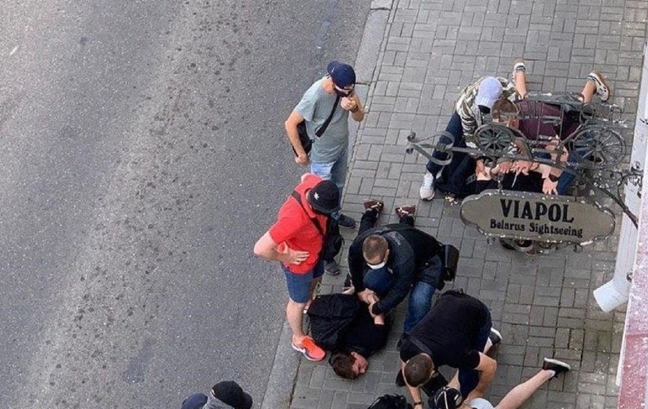 В Минске начались столкновения, есть задержанные и раненые