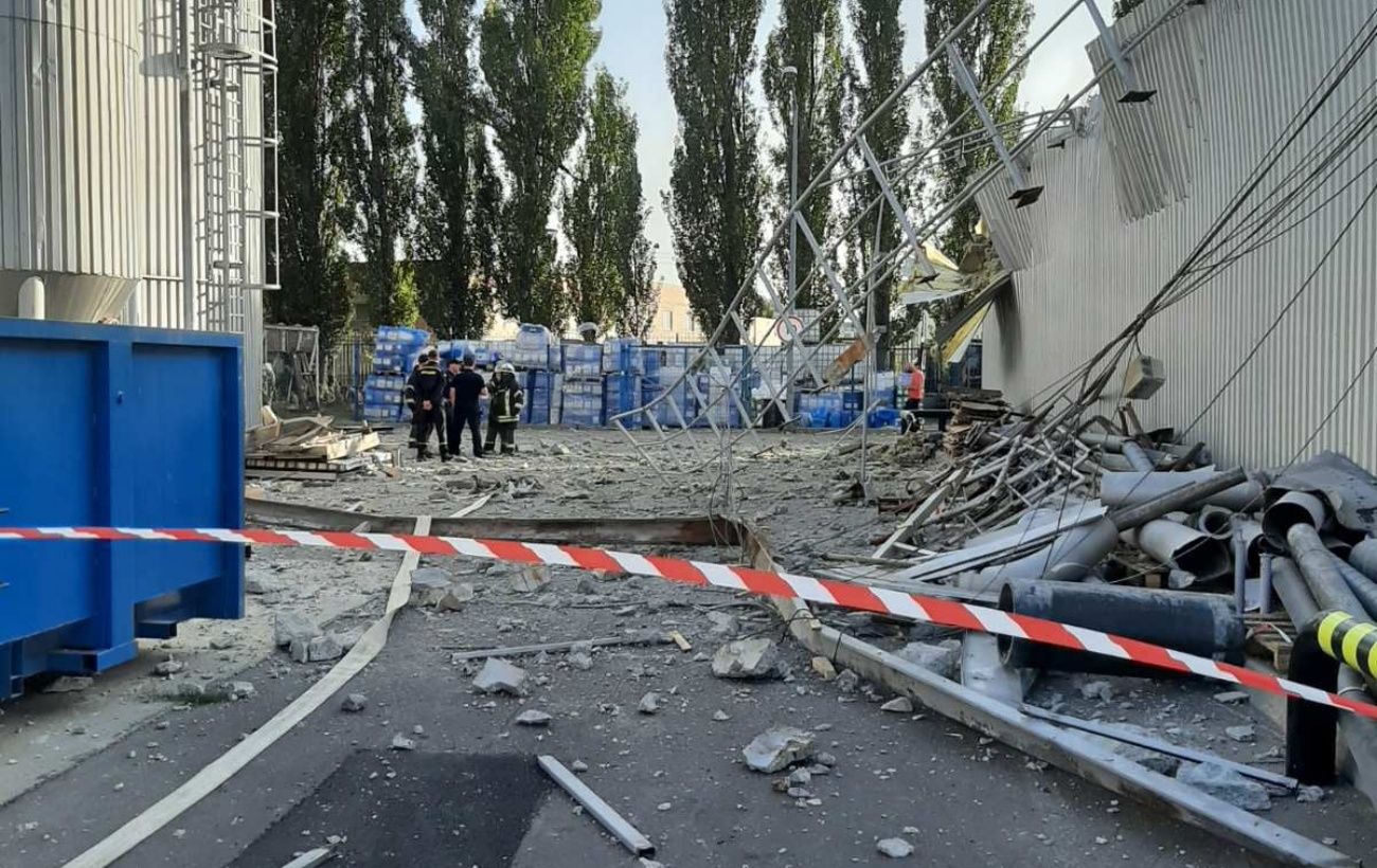 Названа предварительная версия взрыва на предприятии в Киеве