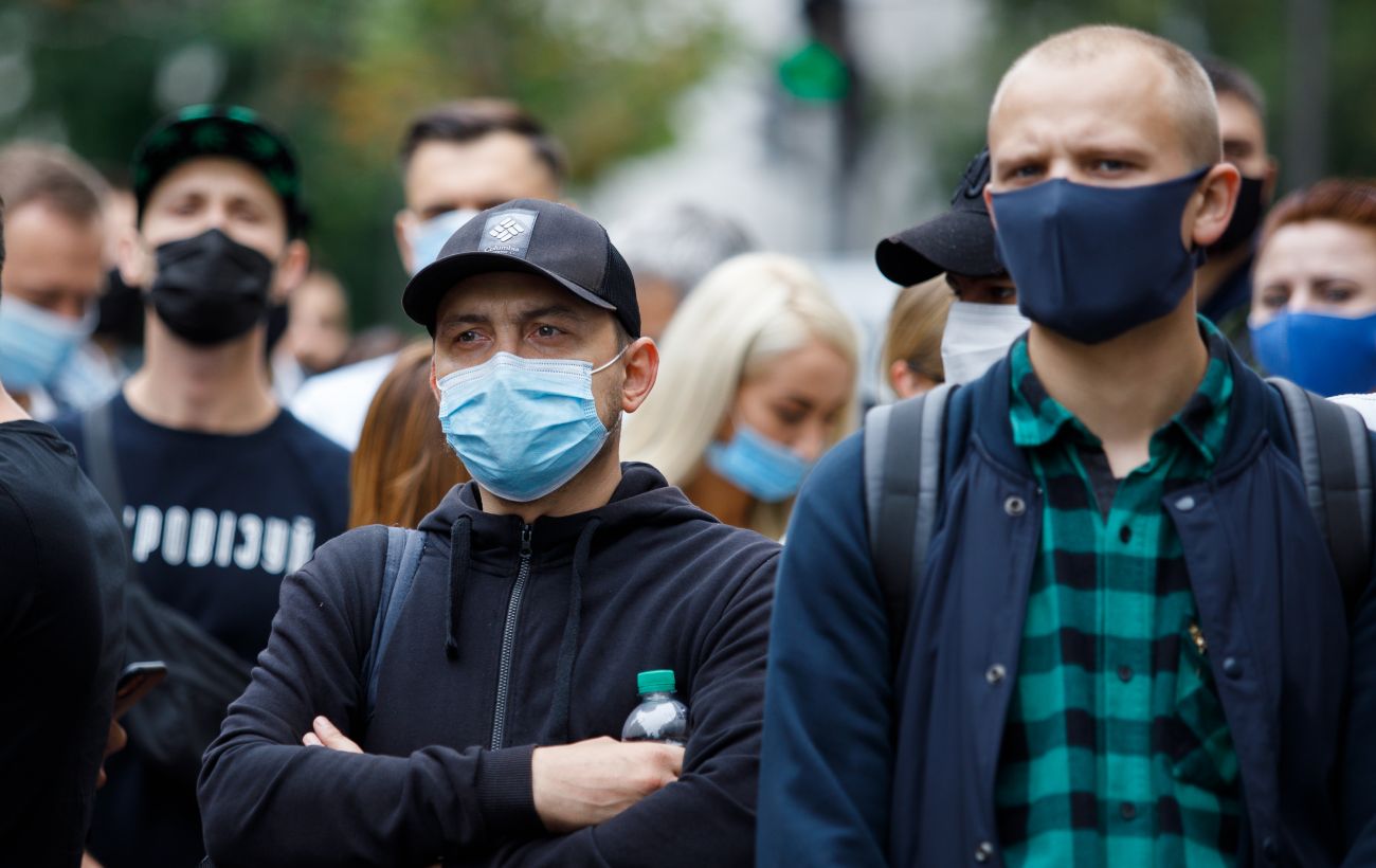 В Болгарии ввели обязательное ношение масок на улице