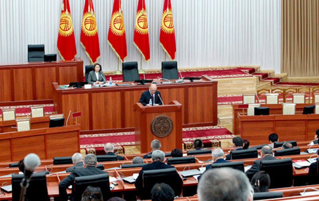 В парламенте Киргизии опровергли назначение нового премьера
