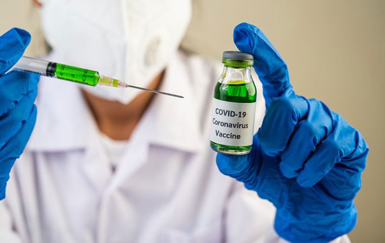 В Британии от коронавируса вакцинируют меньше половины населения