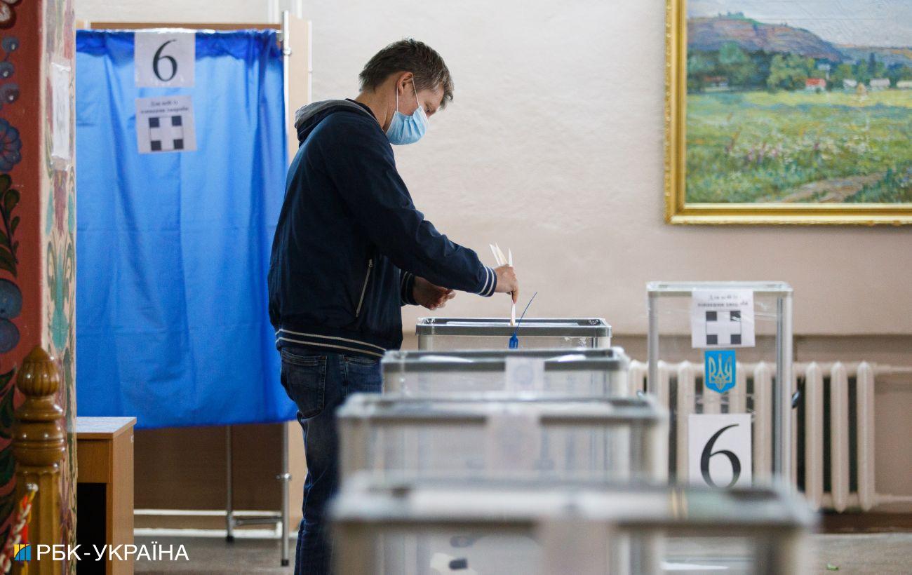 ОПОРА зафиксировала первые нарушения на выборах мэра Черновцов
