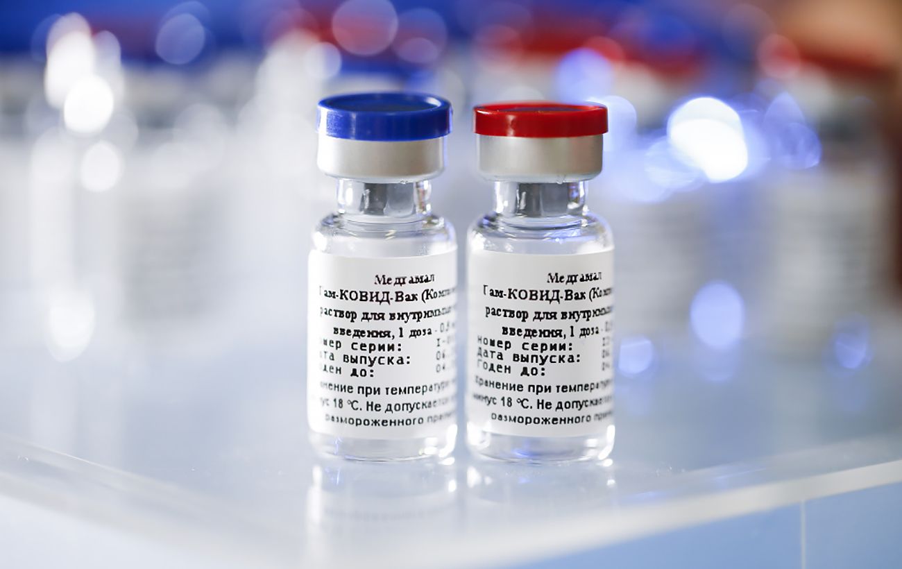 Венгрия предварительно одобрила вакцину из РФ. Сийярто едет согласовывать поставки