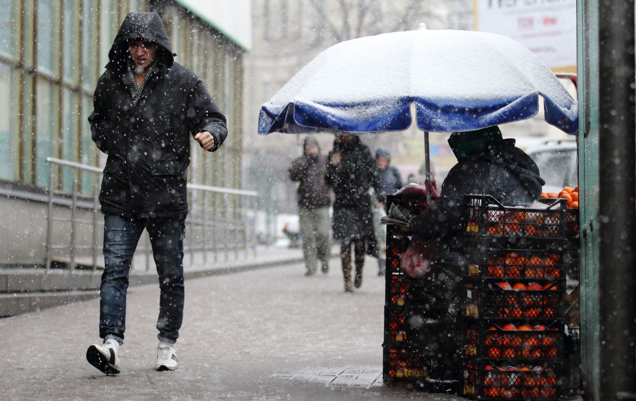 Украину накроют снегопады: куда вернется зима
