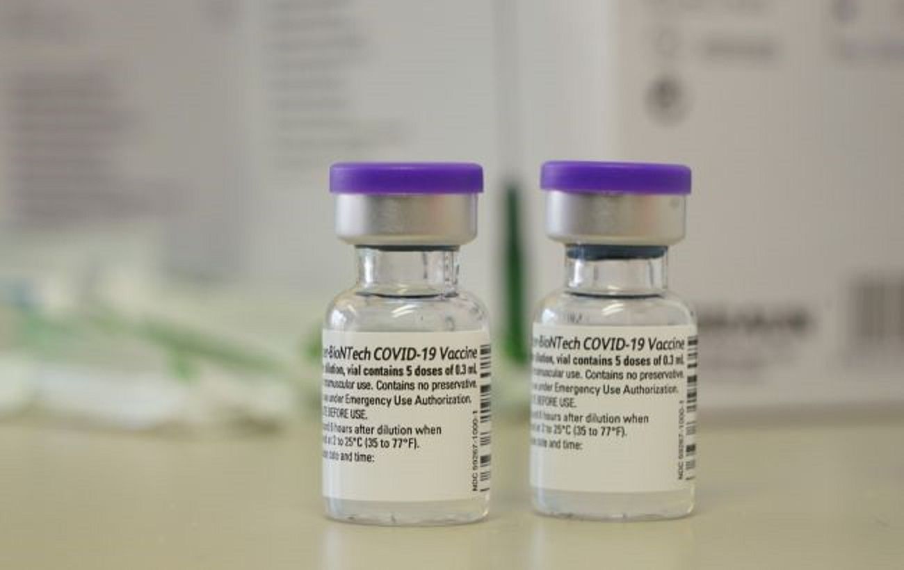 В США вакцины Moderna и Pfizer испытают на реакцию у людей с аллергией