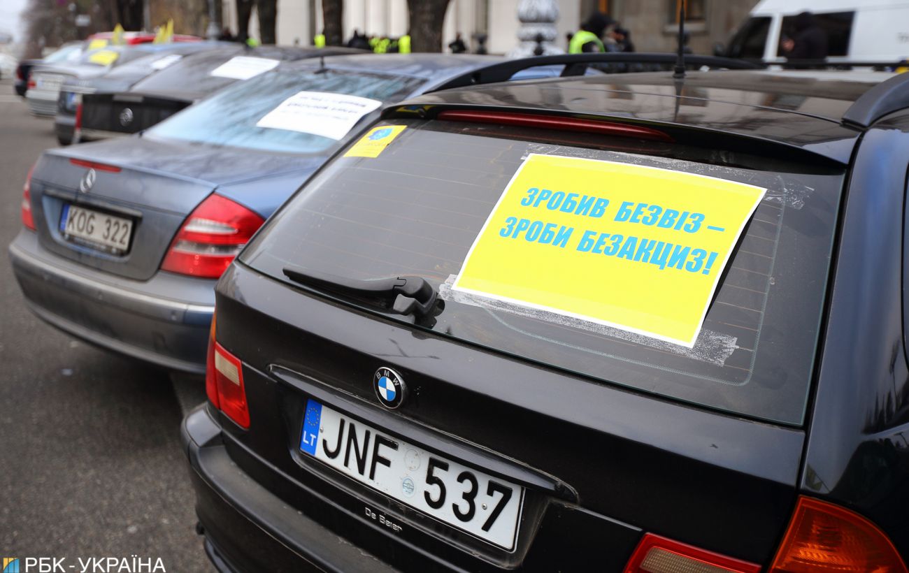 В Киеве будут судить группу мошенников за подделку сертификатов для растаможки авто