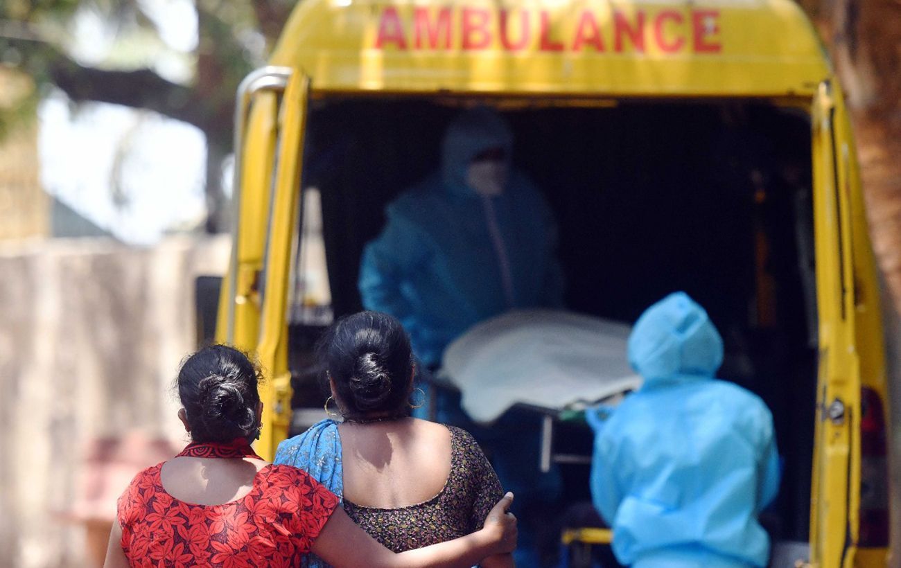 В реке Ганг в Индии обнаружили десятки тел жертв коронавируса