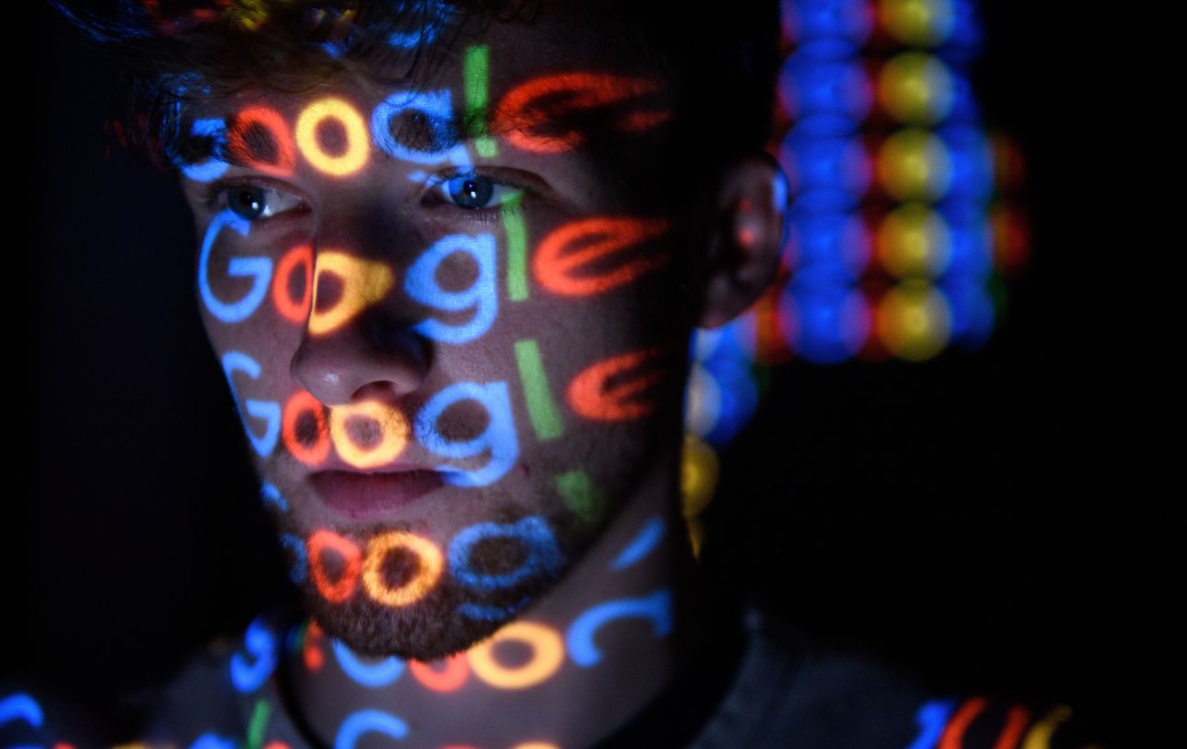 Франция оштрафовала Google на 220 млн евро