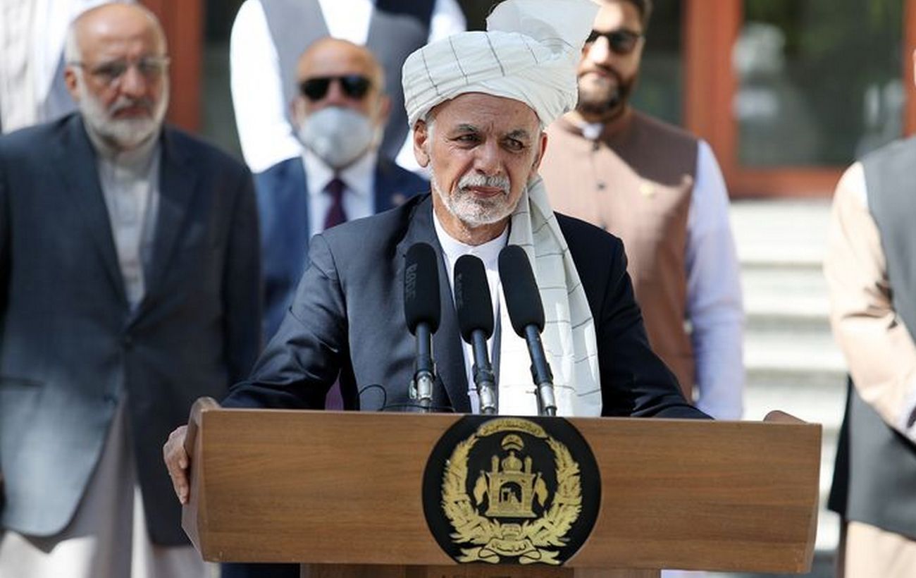 Президент Афганистана признал победу талибов: на них ответственность за страну