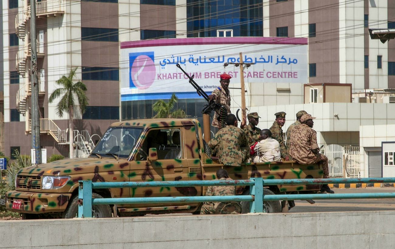 В Судане военные согласились освободить министров после переговоров с ООН и США