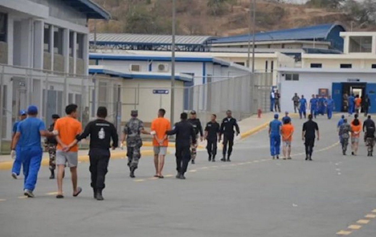 В Эквадоре в результате беспорядков в тюрьмах погибло 68 человек