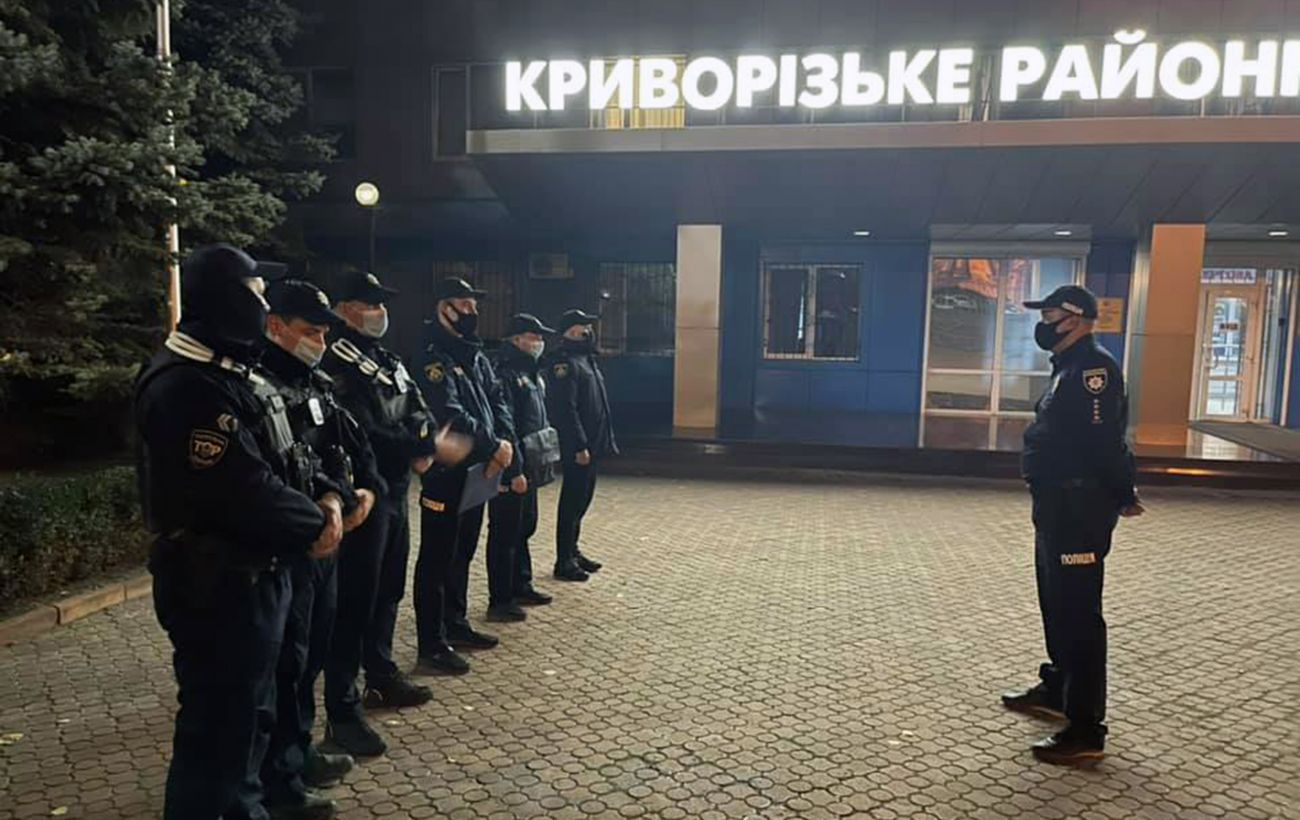 Вымогали взятки: в Украине разоблачили более десятка полицейских