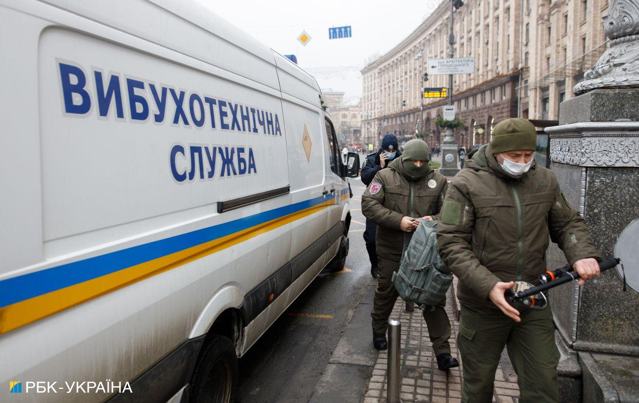 Массовое минирование в Харькове: полиция проверила шесть школ на наличие взрывчаток