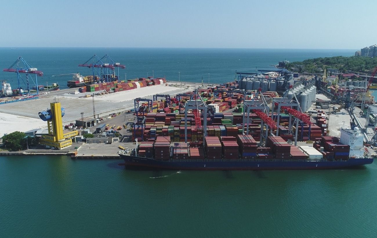 Стало известно, как новация МИУ в сфере линейного судоходства может обрушить украинский экспорт